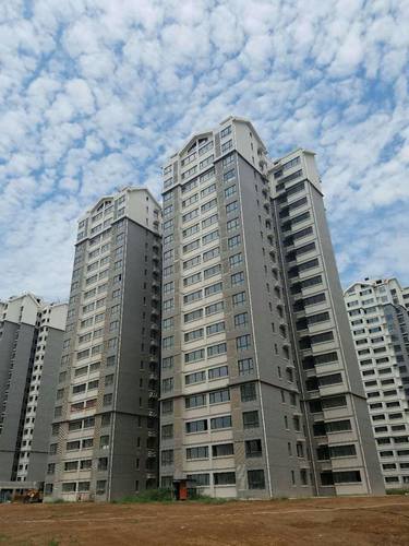 銅煤公司承建的銅煤2號蘭花園小區(qū)順利通過竣工驗收