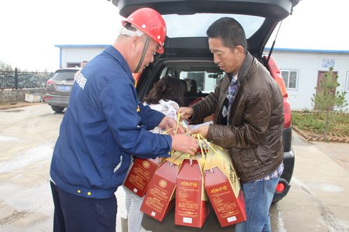 關(guān)懷送一線(xiàn)  鼓士氣  增干勁