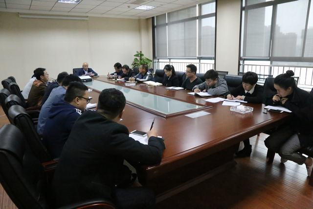 咸陽分公司組織傳達(dá)建設(shè)集團干部大會精神