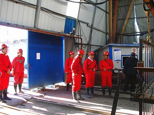 建設集團副總經(jīng)理王明智深入礦建二公司小保當三項目部檢查指導工作