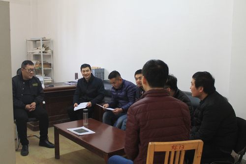 銅煤公司基層項目部開展“自己找、同事提”對照檢查活動