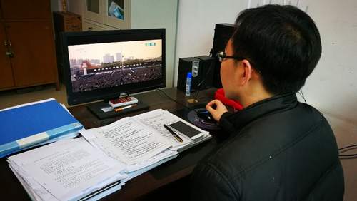 澄合分公司職工收看12.13國家公祭日紀(jì)念活動(dòng)