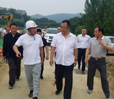 啟迪清潔能源集團(tuán)高級副總裁、瑞行集團(tuán)總裁雷萬寧一行蒞臨陜煤建設(shè)咸陽分公司安裝項(xiàng)目部施工現(xiàn)場視察指導(dǎo)工作