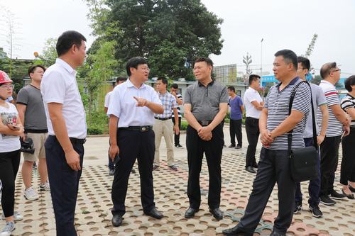 渭南臨渭區(qū)人大領(lǐng)導(dǎo)一行深入禮悅閣項(xiàng)目工地展開調(diào)研