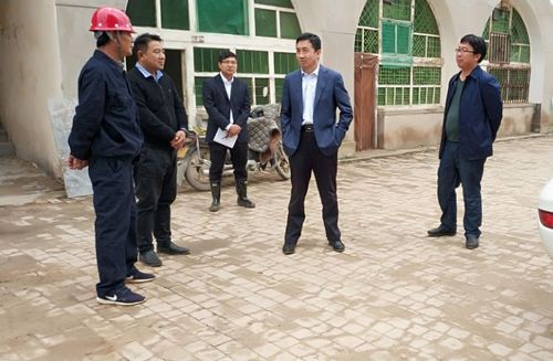 陜煤集團(tuán)總經(jīng)理助理、榆林合力集團(tuán)董事長(zhǎng)范京道一行蒞臨陜煤建設(shè)天工公司承建的清澗北國(guó)棗業(yè)紅棗深加工項(xiàng)目視察指導(dǎo)工作