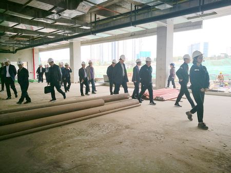 陜煤集團思創(chuàng)學院觀摩團走進陜煤建設天工公司承建的陜煤技術研究院施工現場