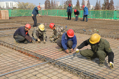 陜煤建設(shè)漢中分公司突出“三?！比Υ蚝媚昴┦展賾?zhàn)