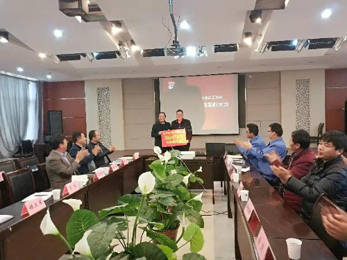 昨日風(fēng)雨兼程 今朝榮譽(yù)加身