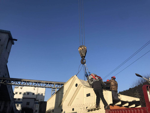 陜煤建設(shè)機(jī)電安裝公司黃陵建莊工地：“干完，大年三十回家！”