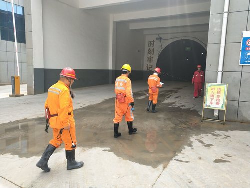 陜煤建設(shè)掘進(jìn)公司：擺脫以罰代管 構(gòu)建服務(wù)型安監(jiān)隊(duì)伍