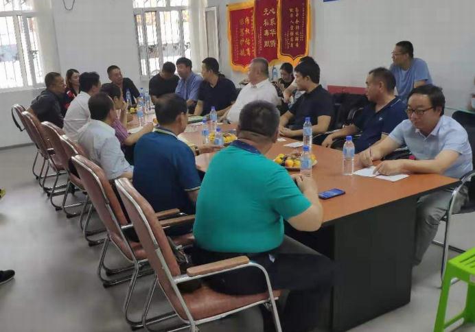 秦商總會(huì)中亞四國經(jīng)貿(mào)考察團(tuán)來塔考察