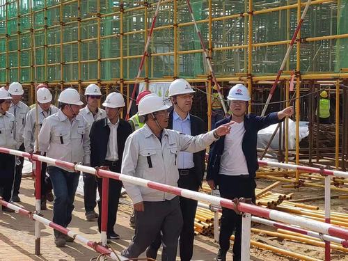 陜煤集團榆林化學公司領(lǐng)導宋世杰深入陜煤建設(shè)銅煤公司施工現(xiàn)場檢查指導工作
