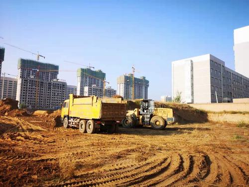 陜煤建設(shè)銅煤公司承建的靖邊縣金地華府9#-16#樓、地下車庫及商業(yè)部分工程正式開工建設(shè)