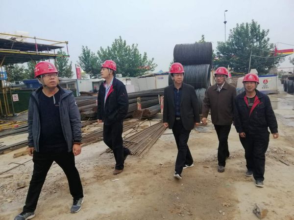 陜煤清潔能源公司領(lǐng)導深入陜煤建設(shè)天工公司承建的清源小區(qū)住宅項目檢查指導