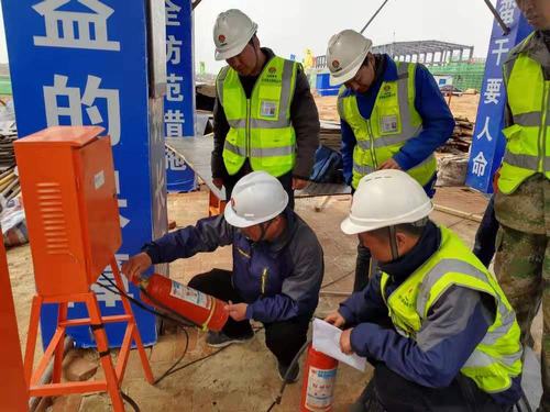 陜煤建設(shè)銅煤公司查隱患、保平安、反“三違”專項(xiàng)活動(dòng)成新熱潮