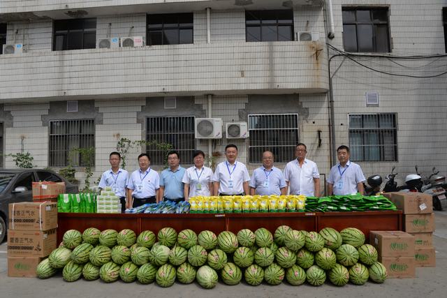 韓城礦業(yè)黨委副書記、工會主席申峰一行蒞臨陜煤建設韓城分公司慰問