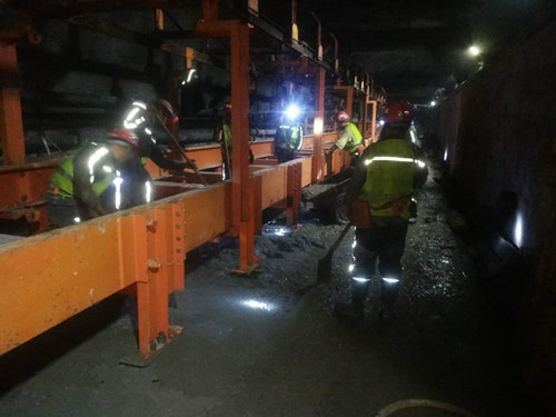 陜煤建設機電安裝公司承建的小保當?shù)V112203順槽膠帶機一次試運轉(zhuǎn)成功