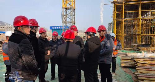 陜煤建設(shè)銅煤公司承建的金延安-西北三角區(qū)保育院劇場(chǎng)工程高支模方案專家論證順利通過