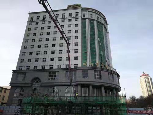 住建局南廣場地下停車場主體結(jié)構順利封頂