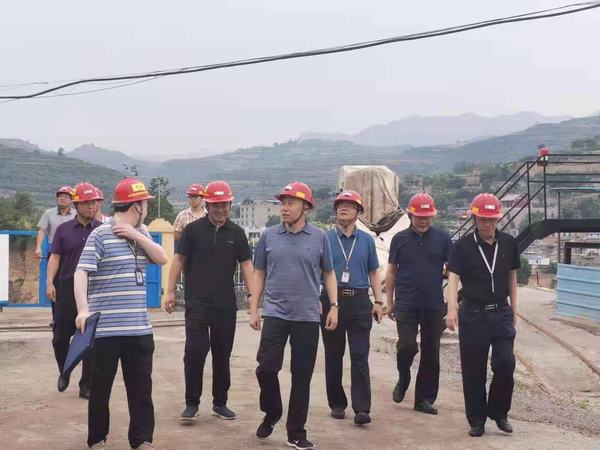 韓城礦業(yè)公司領(lǐng)導(dǎo)蒞臨陜煤建設(shè)礦建二公司王峰項(xiàng)目部檢查指導(dǎo)工作