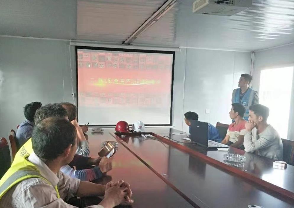 陜煤建設(shè)綠宇公司第十二項目部：提高安全防范意識，切實加強(qiáng)安全管理
