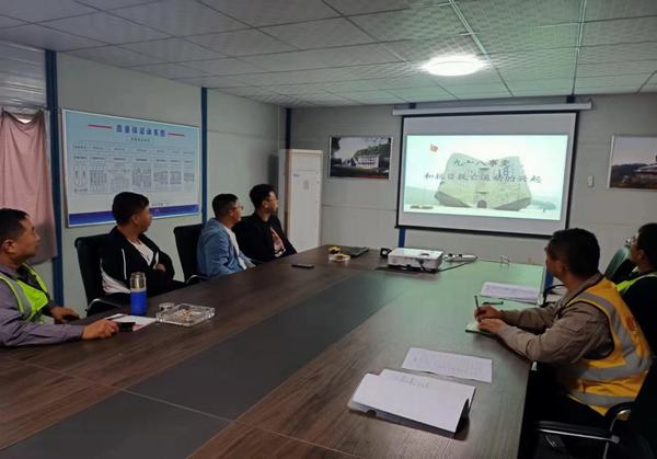 陜煤建設(shè)銅煤公司第三項(xiàng)目部召開“銘記歷史，勿忘國(guó)恥 紀(jì)念九一八事變90周年”專題學(xué)習(xí)會(huì)