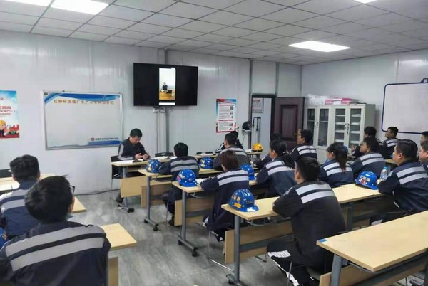 陜煤建設(shè)洗選煤運(yùn)營公司第三項(xiàng)目部：創(chuàng)新班前會(huì)模式，筑牢安全“第一道防線”