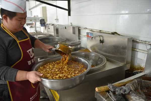 陜煤建設(shè)煤礦運(yùn)營服務(wù)分公司：把“食”事辦好，讓幸福走上舌尖