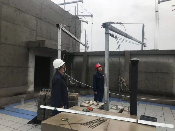陜煤建設(shè)天工公司機(jī)電設(shè)備安全運(yùn)行確?！鞍偃瞻踩币宦贰熬G碼”