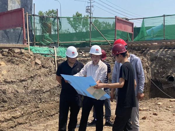 陜煤建設(shè)渭南分公司第五項(xiàng)目部承建的河北龐源文安工程裝備智能制造、再制造項(xiàng)目綜合樓順利通過(guò)基坑驗(yàn)收