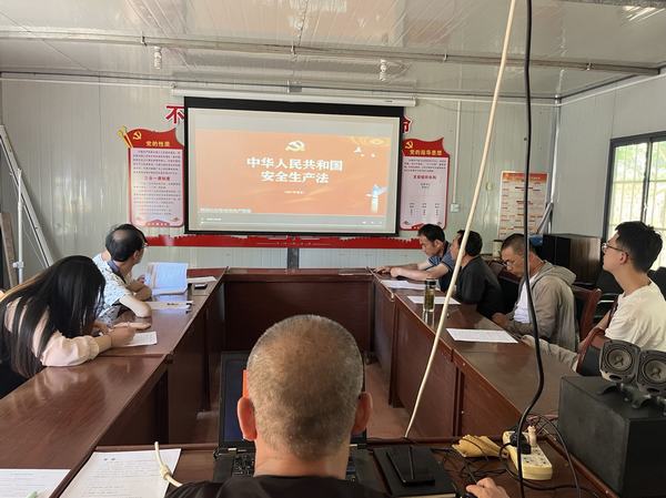 陜煤建設(shè)渭南分公司第五項(xiàng)目部兩項(xiàng)舉措強(qiáng)化安全管理，加強(qiáng)安全生產(chǎn)再升級