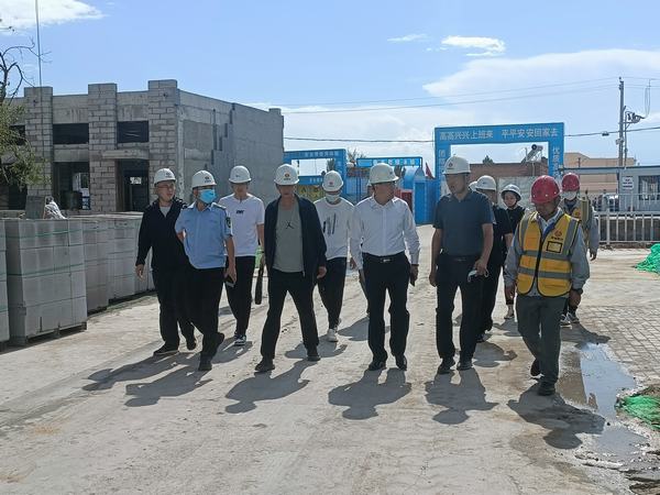 鄂托克旗旗委常委、政府副旗長許瑞峰一行蒞臨陜煤建設內蒙古分公司第二項目部檢查指導工作