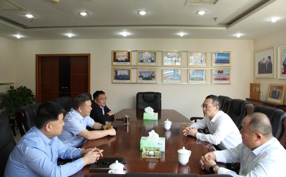 延安旅游集團(tuán)黨委書記、董事長薛恩宇一行到陜煤建設(shè)座談交流