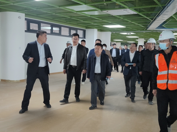 榆林城投集團黨委書記、董事長、總經理郝君一行蒞臨北京師范大學榆林學校（幼兒園）項目檢查指導工作