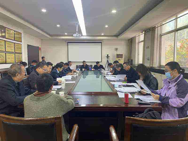 陜煤建設(shè)澄合分公司承建的彬長(zhǎng)大佛寺新增生產(chǎn)生活設(shè)施3#、4#職工宿舍及車(chē)庫(kù)工程順利通過(guò)竣工驗(yàn)收