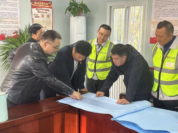 黃陵建莊礦業(yè)有限公司總經理蘇小衛(wèi)蒞臨陜煤建設天工公司建莊項目部檢查指導工作