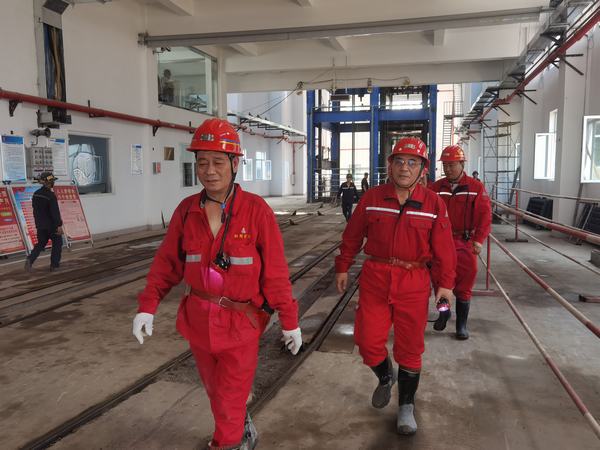王明智、楊讓順深入陜煤建設(shè)礦建二公司王峰項(xiàng)目部檢查指導(dǎo)工作