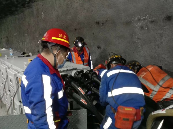 陜煤建設(shè)機電安裝公司：迎“峰”而上，“暑”你最美