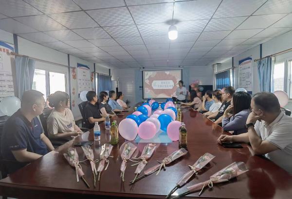 陜煤建設(shè)礦建二公司一線(xiàn)雙職工的別樣“七夕”