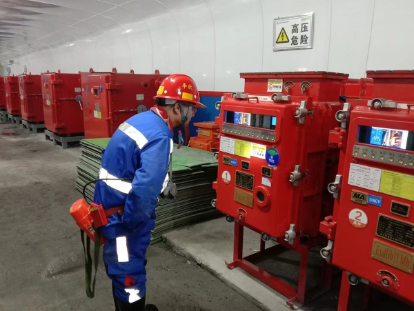 陜煤建設(shè)機(jī)電安裝公司：國(guó)慶我在崗 項(xiàng)目生產(chǎn)“不打烊”！