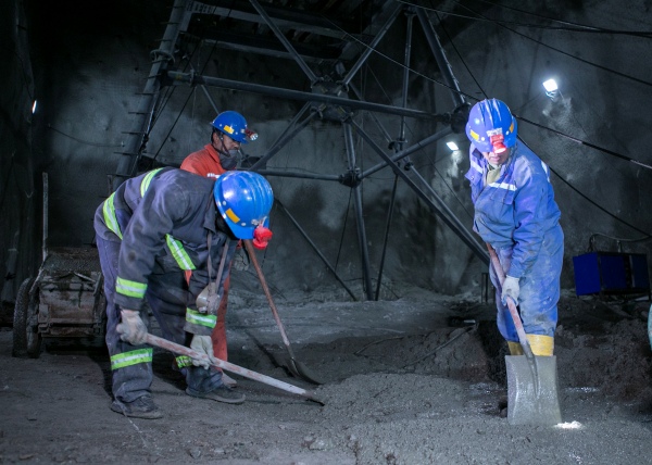 陜煤建設(shè)礦建三公司：“菜單式”交接班，讓安全管理“無(wú)縫銜接”