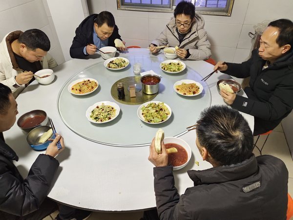 陜煤建設(shè)路橋分公司：心系職工辦實(shí)事，暖心舉措惠職工