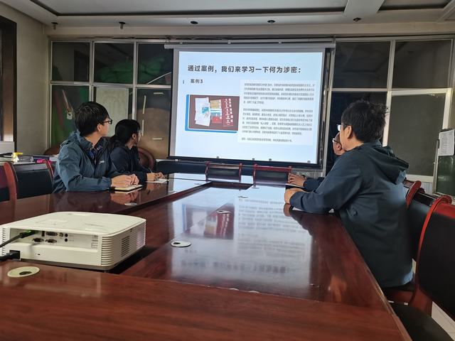 陜煤建設(shè)韓城分公司土建五項(xiàng)目部：“三線并進(jìn)”讓安全教育永遠(yuǎn)在路上！