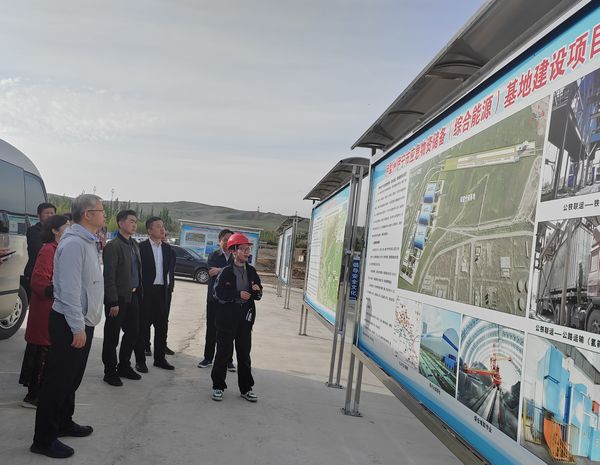 江西省贛州市委常委、副市長(zhǎng)竇良坦蒞臨陜煤建設(shè)天工公司新疆第一項(xiàng)目部調(diào)研指導(dǎo)工作