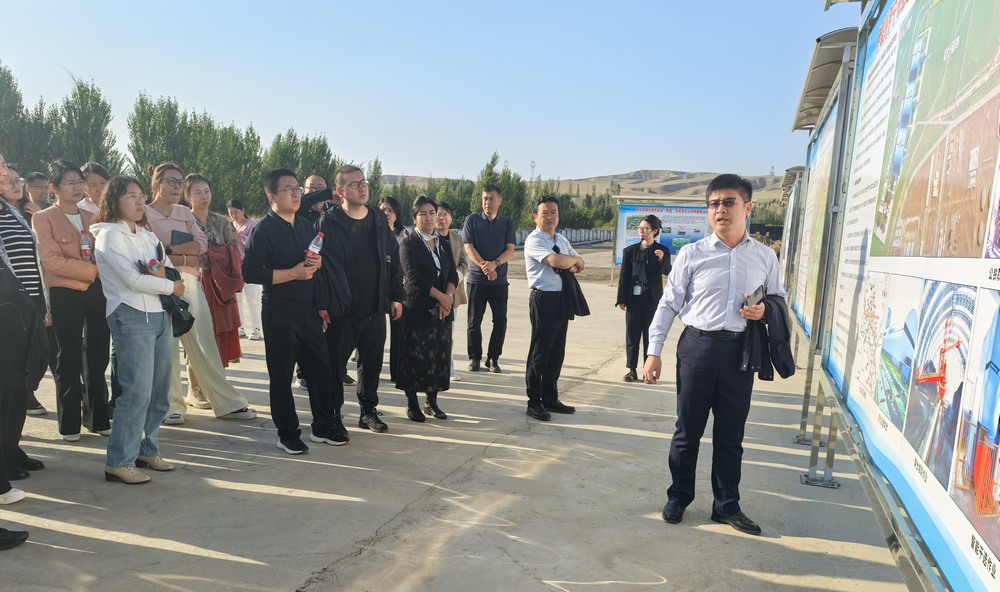 伊寧市財政局局長劉慧杰深入陜煤建設(shè)天工公司新疆第一項目部調(diào)研