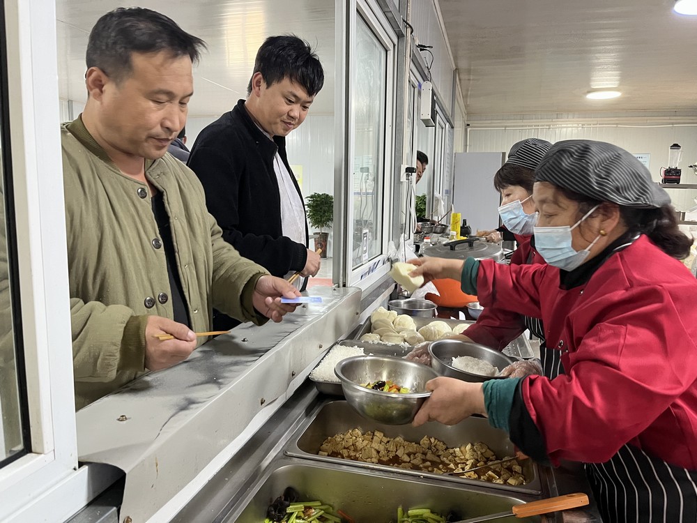 陜煤建設(shè)礦建三公司：冬季施工“有溫度”，后勤保障“暖人心”