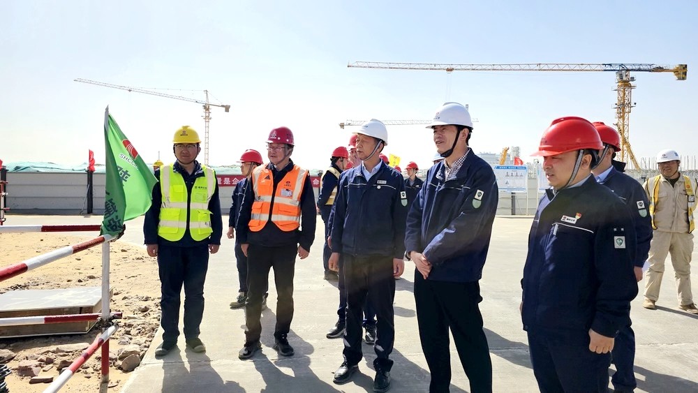 陜煤集團(tuán)榆林化學(xué)有限責(zé)任公司黨委副書記、總經(jīng)理段立波一行深入天工公司基層項目檢查指導(dǎo)