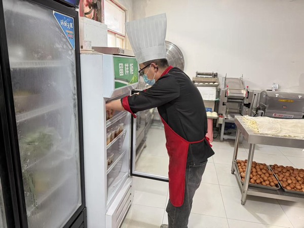 陜煤建設(shè)煤礦運(yùn)營(yíng)服務(wù)分公司：后勤保障再升級(jí) 職工幸?！皾M格電”