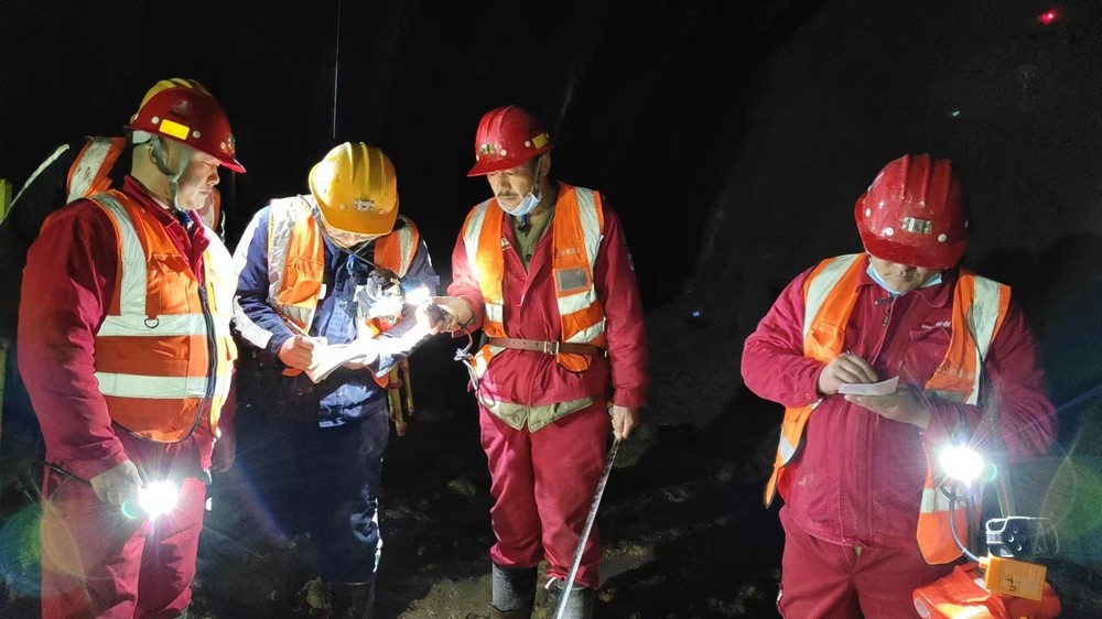 陜煤建設(shè)礦建三公司：請(qǐng)收看！“五一”勞動(dòng)特寫