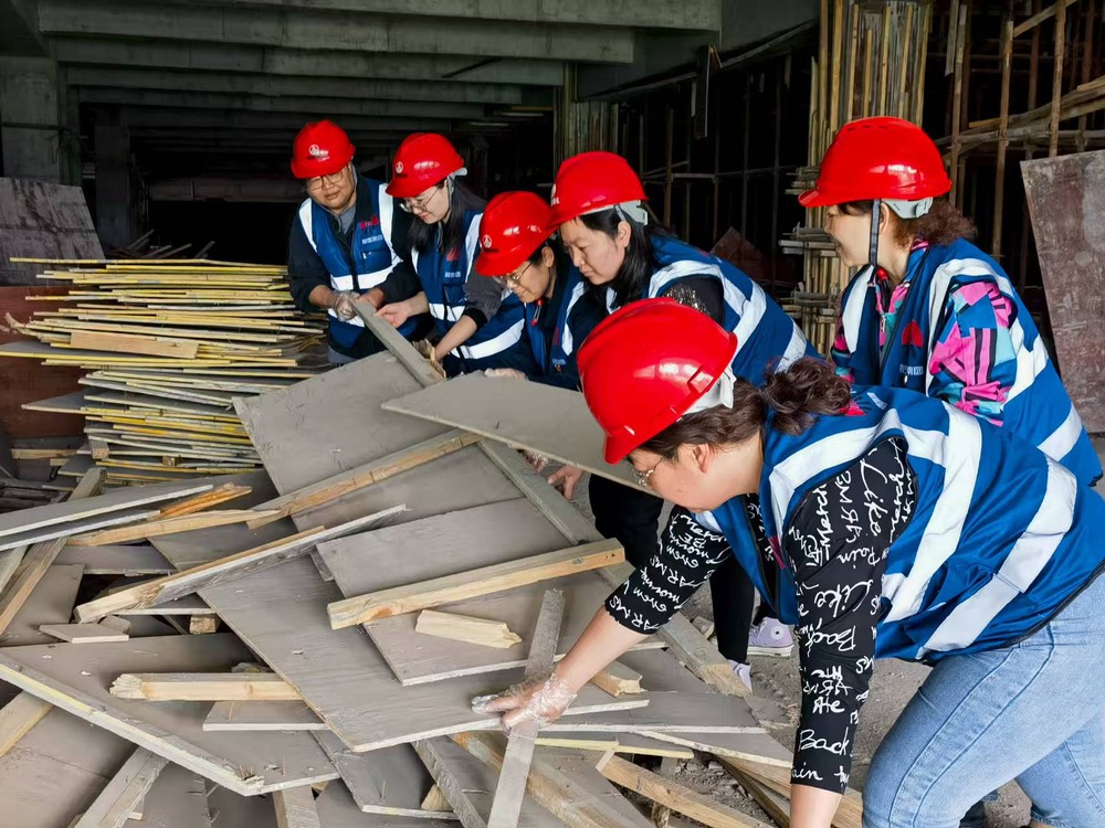 黨建引領(lǐng)聚合力  黨團(tuán)聯(lián)動(dòng)促節(jié)能